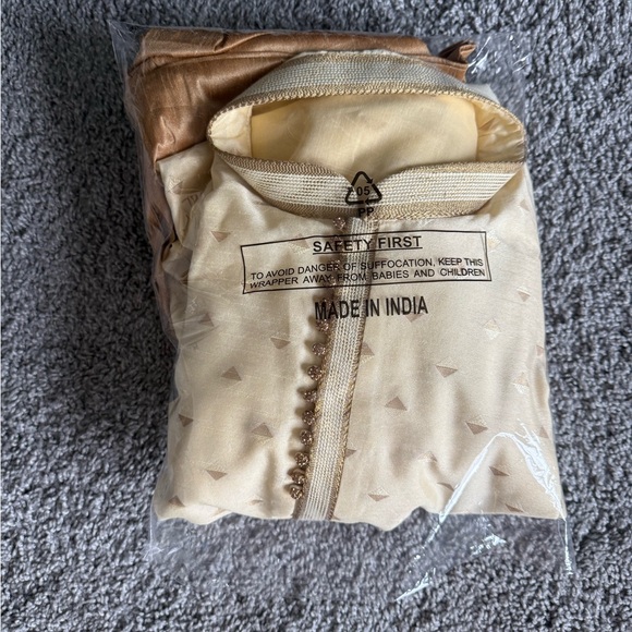 Men's Classy Cream and Gold Kurta - Picture 2 of 2